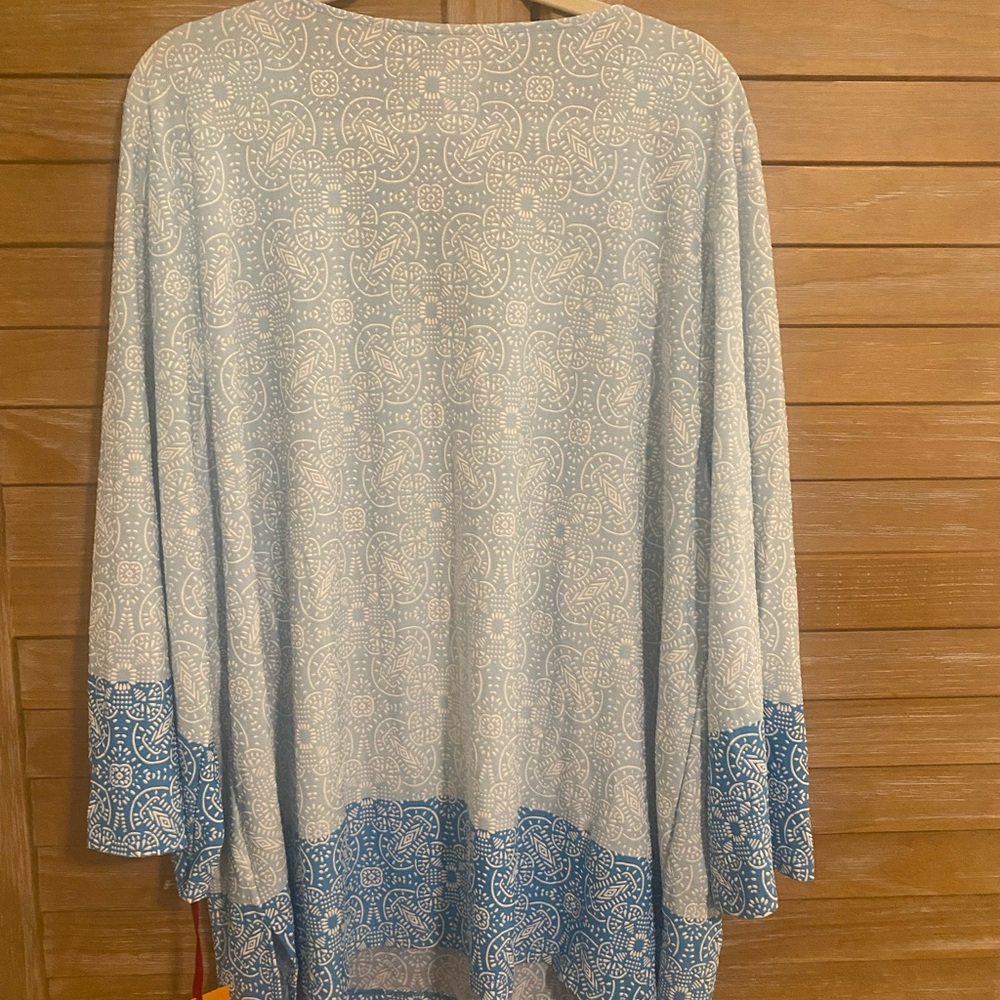 Ruby Rd. Blue and White Patterned Tunic Top - Picture 5 of 7